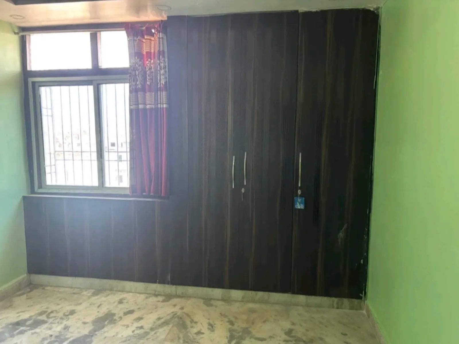 3bhk semi furnished flat
